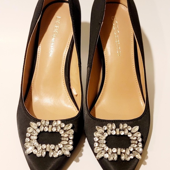BCBGeneration Atelia Crystal Broach Satin Pumps Size 7.5W - Picture 3 of 5